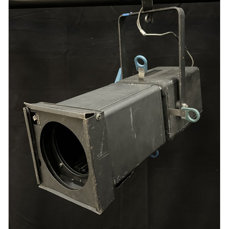 Projecteur découpe ADB A59 650W