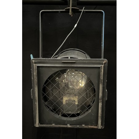 Projecteur PC 2000W ADB C201