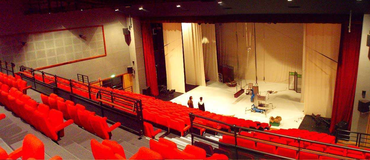 montage et organisation d'une salle de spectacle